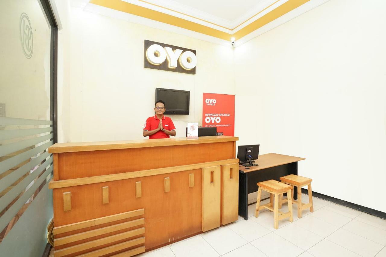 Oyo 587 Penginapan Sinar Harapan Probolinggo Exteriör bild